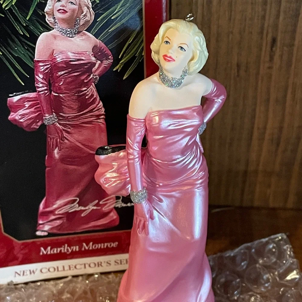 Vintage 1997 Hallmark Keepsake Christmas Ornament Marilyn Monroe MINT IN BOX